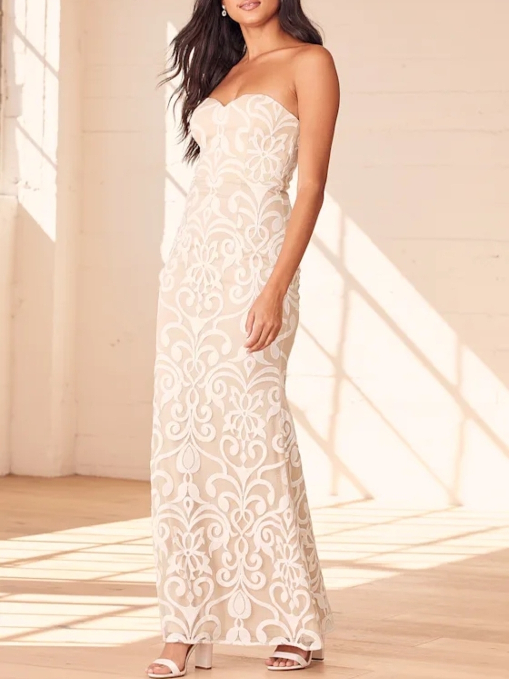 New Lulu's Exclusive Art Of Romance Embroidered Stapless Maxi Dress Size Small